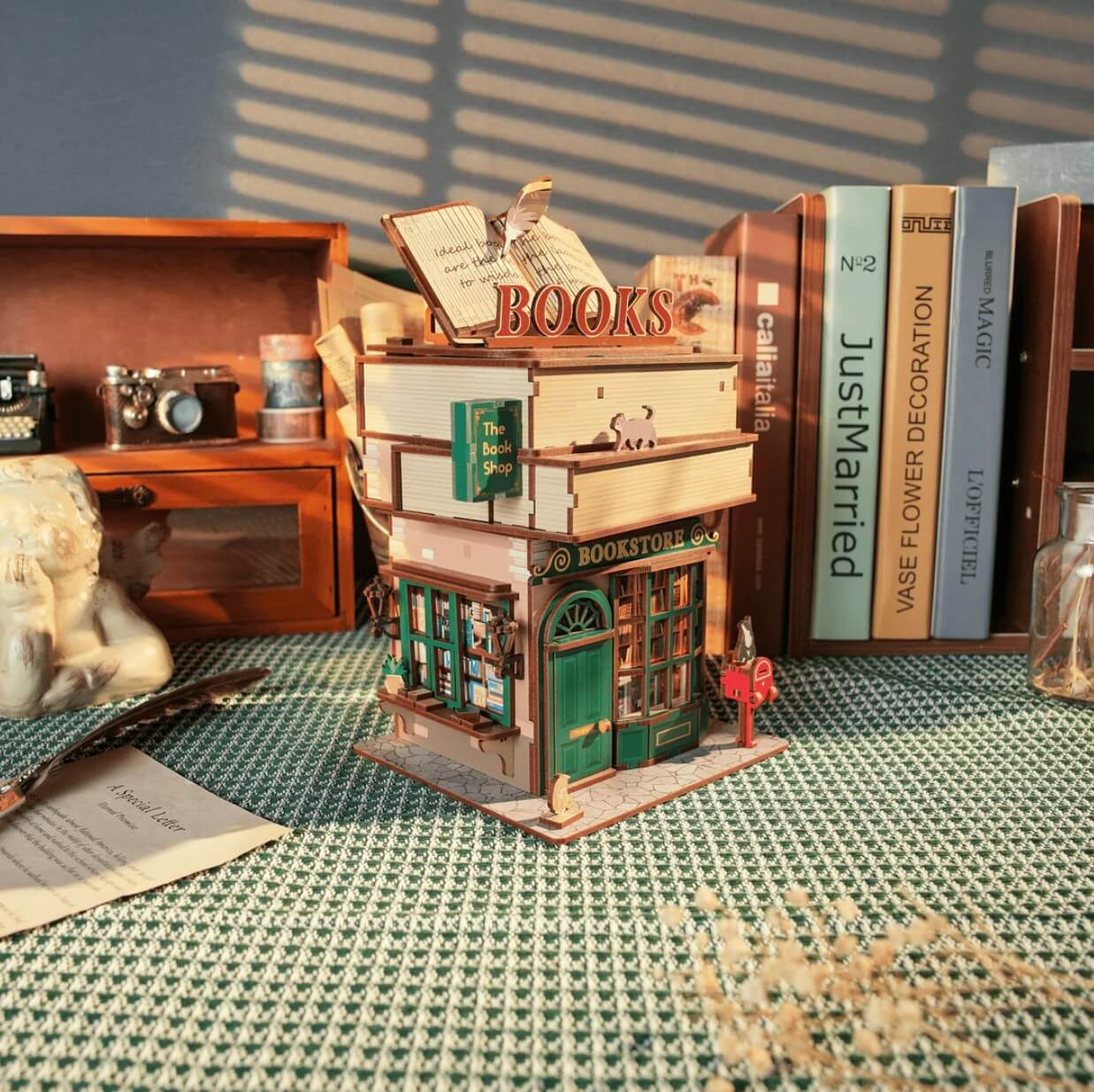 Tonecheer TQ187 - Time Bookstore DIY miniatűr házikó