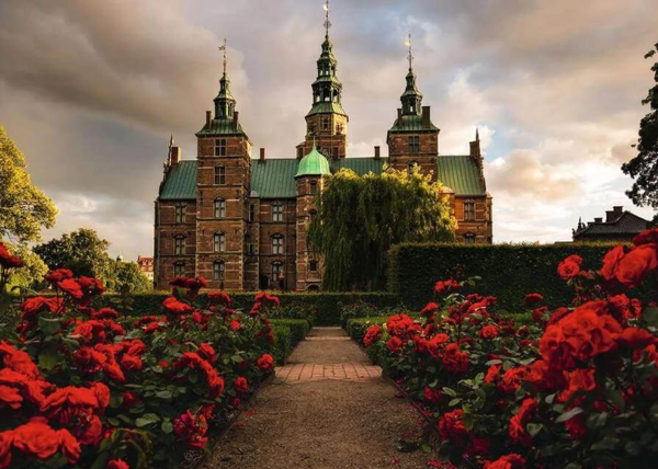 Ravensburger 12001336 - Beautiful Castles - Rosenborg kastély - 1000 db-os puzzle Ravensburger 12001336 - Beautiful Castles - Rosenborg kastély - 1000 db-os puzzle
