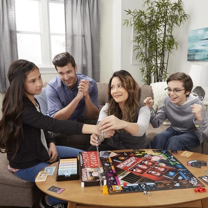 Hasbro - Monopoly Szélhámosok társasjáték (E1871)